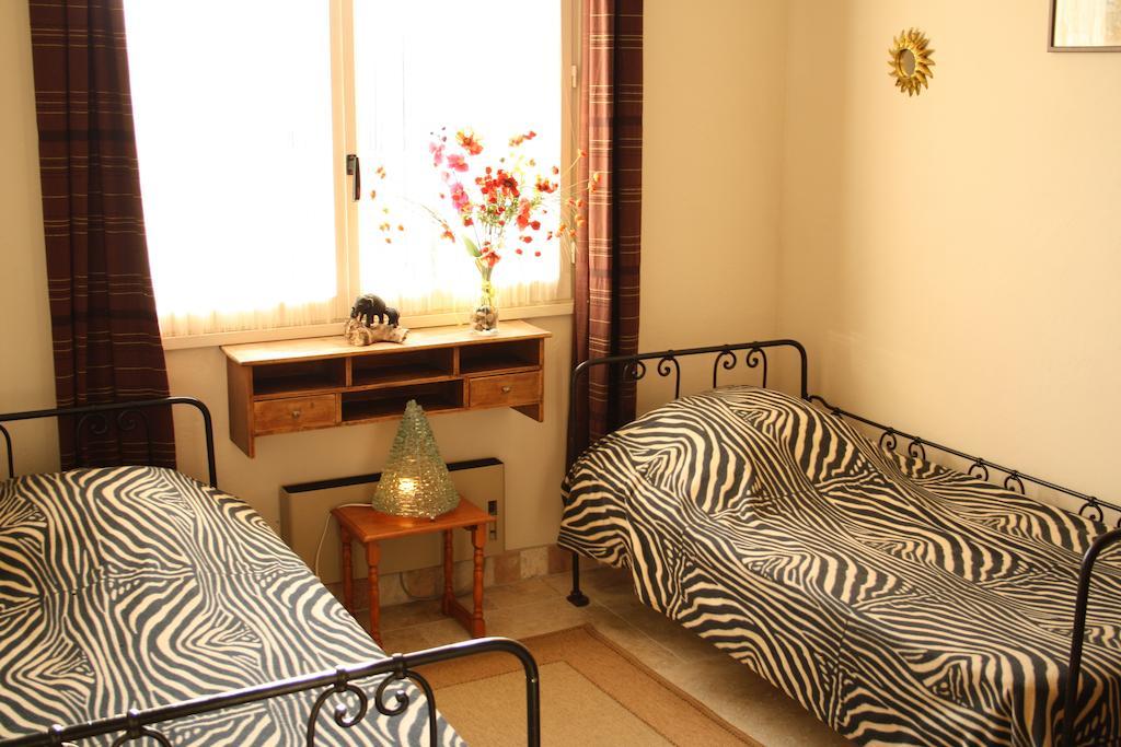 Gite "Bois-Mariage" Mollans-sur-Ouveze Room photo